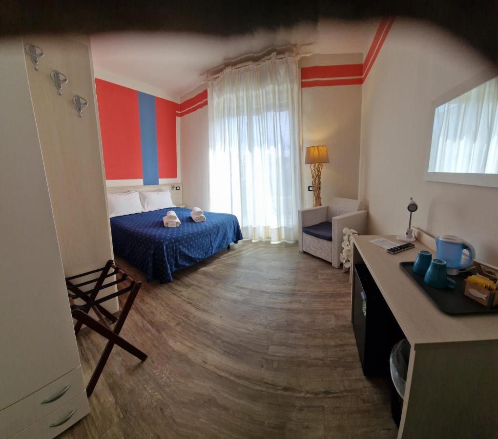 Hotel Orchidea ลินญาโน ซับเบียโดโร ภายนอก รูปภาพ