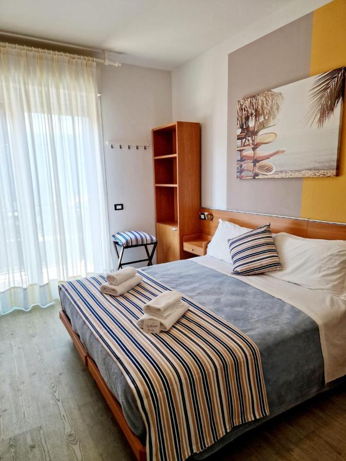 Hotel Orchidea ลินญาโน ซับเบียโดโร ภายนอก รูปภาพ