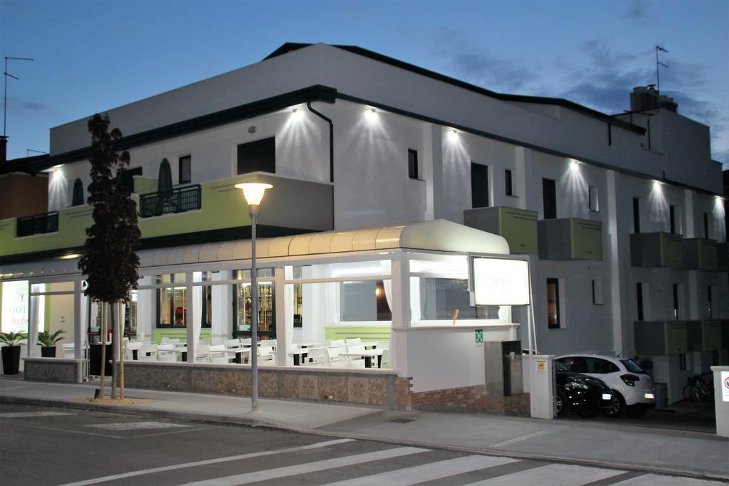 Hotel Orchidea ลินญาโน ซับเบียโดโร ภายนอก รูปภาพ