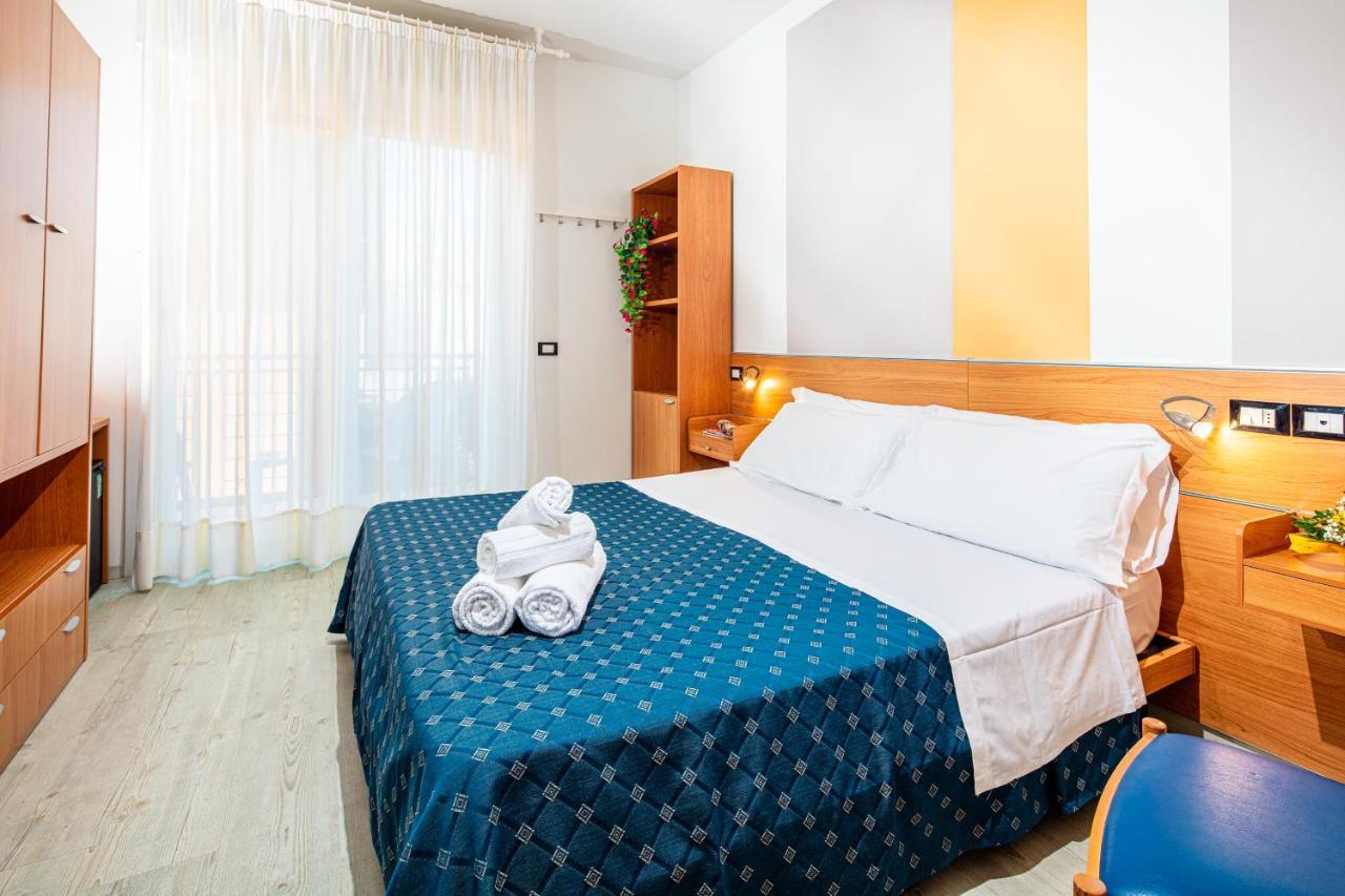 Hotel Orchidea ลินญาโน ซับเบียโดโร ภายนอก รูปภาพ